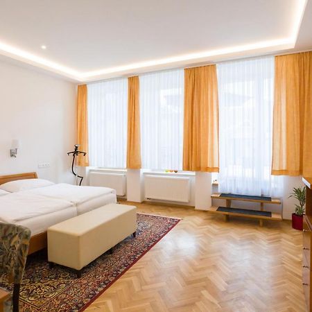 Luxusni Velky Apartman S Terasou V Centru Litomysle Ngoại thất bức ảnh