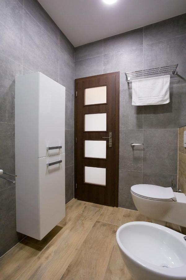 Luxusni Velky Apartman S Terasou V Centru Litomysle Ngoại thất bức ảnh
